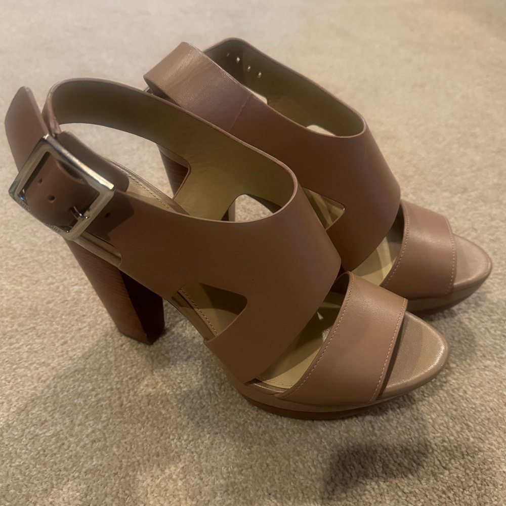 Michael Kors Carla Heels LIKE New
